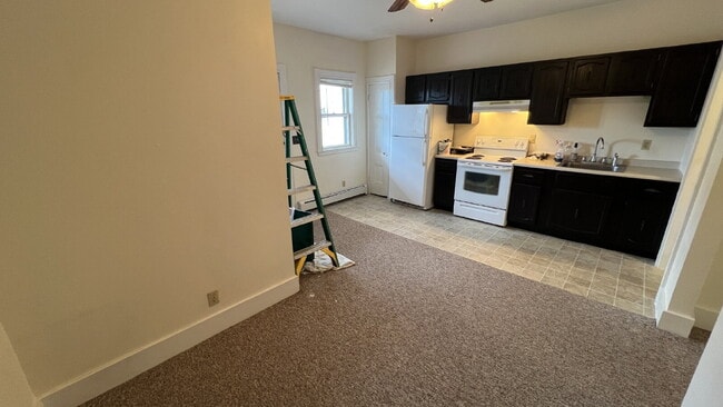 Building Photo - 706 Central Ave