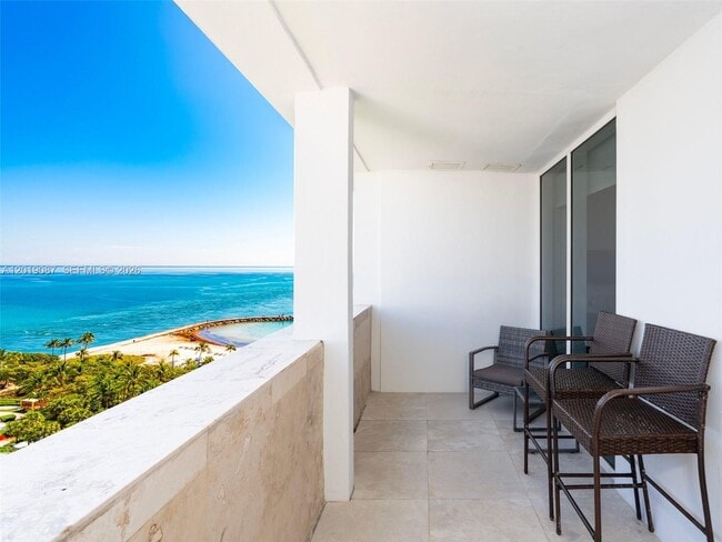 Foto del edificio - 10275 Collins Ave