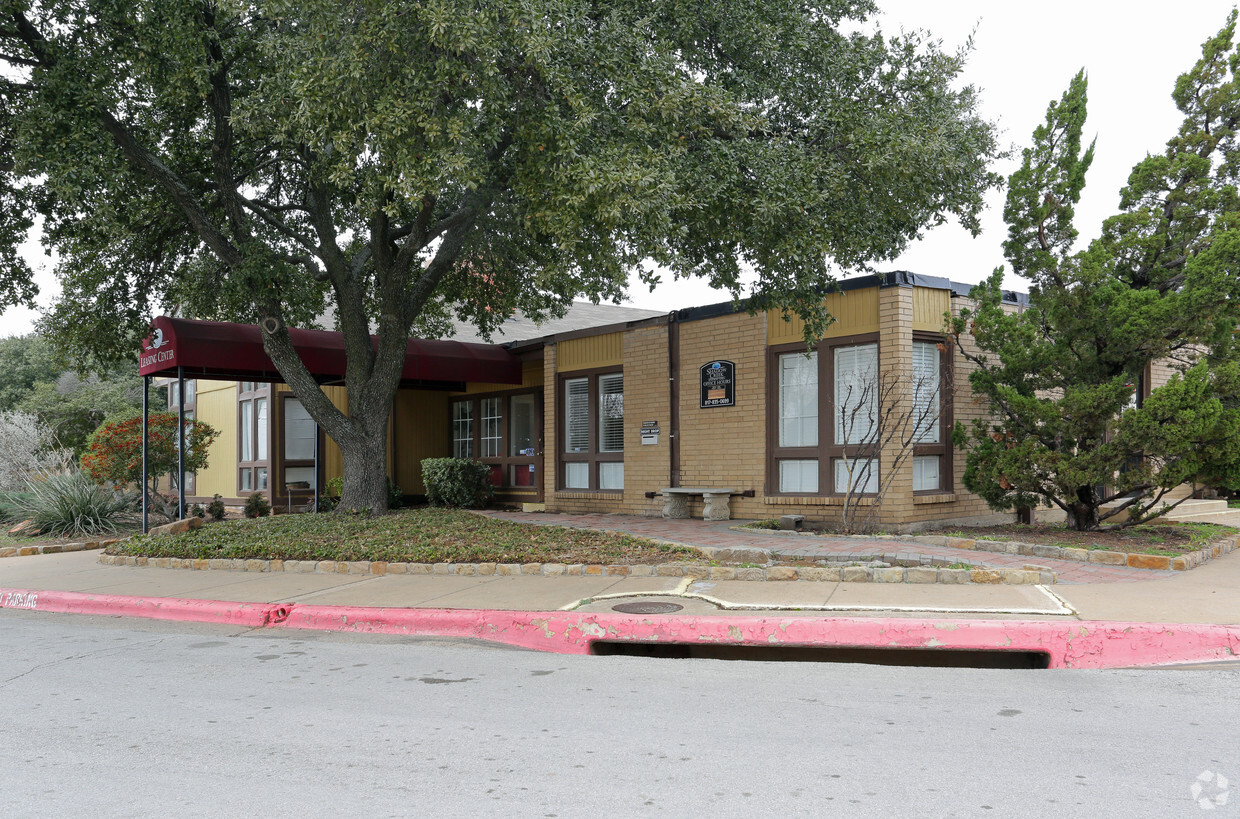 Primary Photo - Shadow Creek Apartments