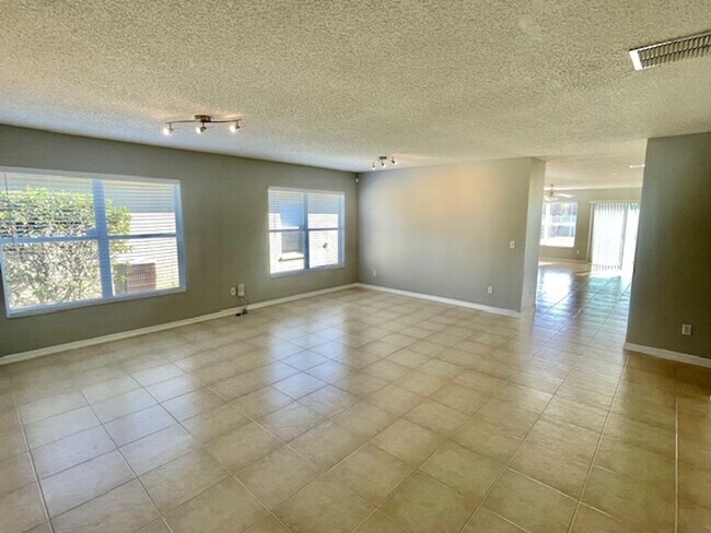 Foto del edificio - Sanford - 4 Bedroom, 2 Bathroom - $2,395.00