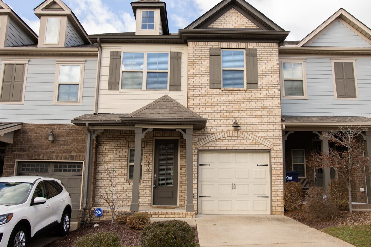 1423 Channing Dr, Thompson's Station, TN 37179 Condo for Rent in
