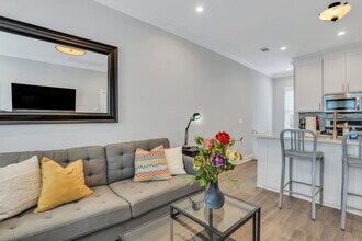 Building Photo - 306 W Gaston St