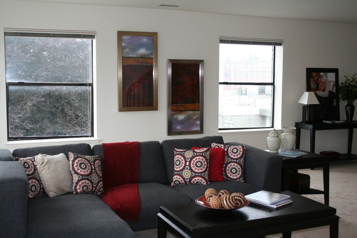 3231 Broadway, Everett, WA 98201 Apartments in Everett, WA