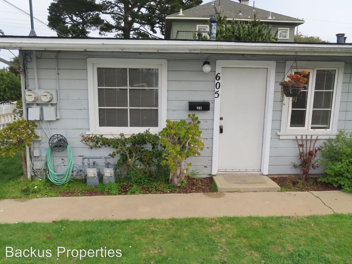 605607 2nd St, Pacific Grove, CA 93950 Room for Rent in Pacific
