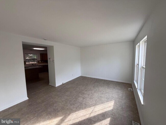 Foto del edificio - 3 Coachlight Dr