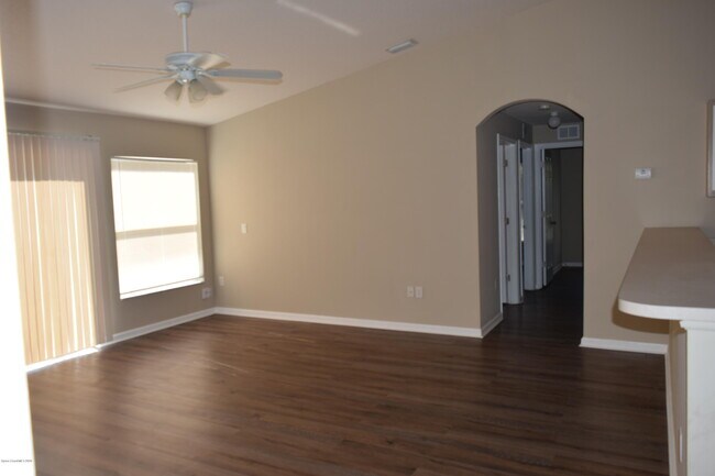 Foto del edificio - 458 Fitzsimmons St