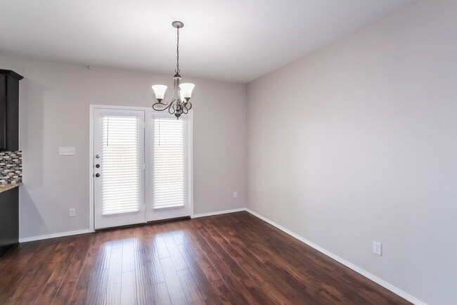 Building Photo - 1640 Kawati Way
