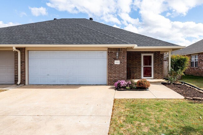 ***1582 Willowbrook Dr*** - ***1582 Willowbrook Dr*** House