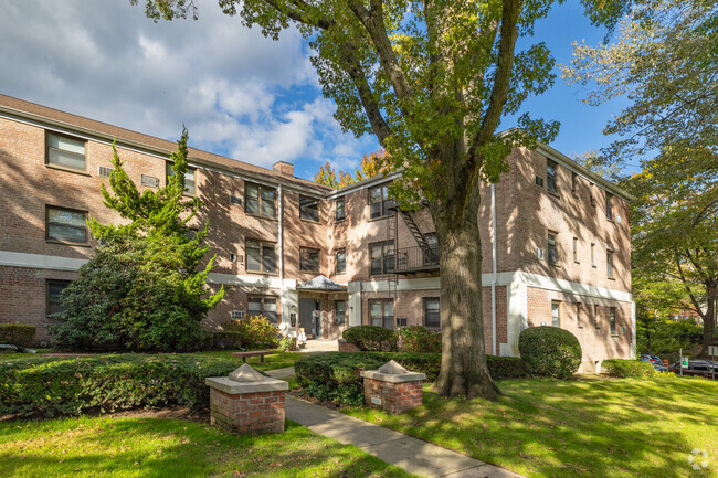 Building Photo - Great Neck Terrace Apartments