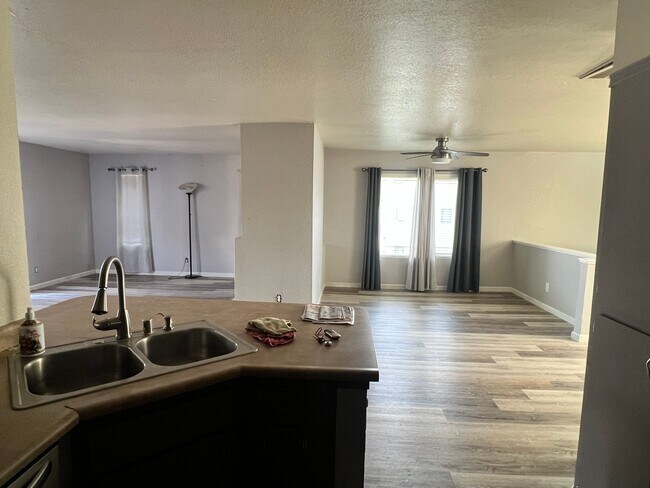 Foto del edificio - 1604 Porter Way