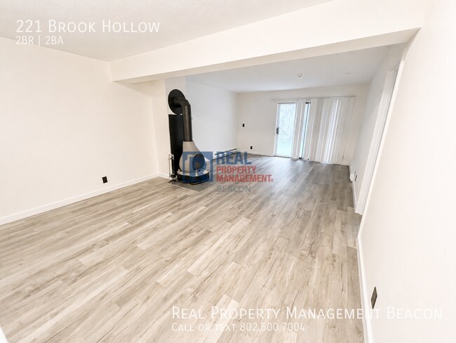Foto del edificio - 221 Brook Hollow