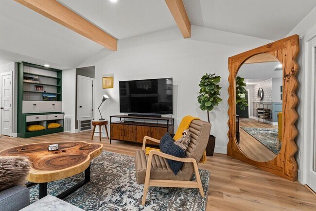 Foto del edificio - 1502 Quail Run Rd