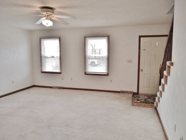 Foto del edificio - 2 Bed / 1-1/2 Bath Single Family Home Townhome