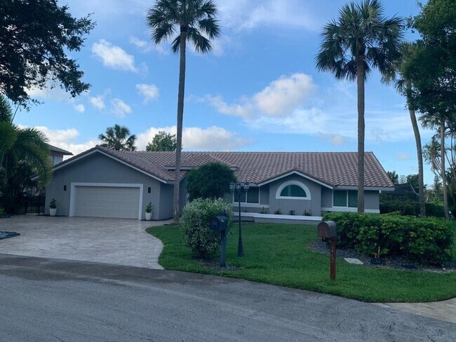 Building Photo - 2748 Oak Tree Ln