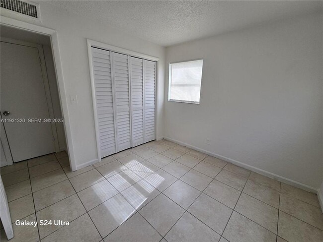 Building Photo - 401 SW 13th Pl