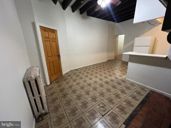 Foto del edificio - 1709 W Montgomery Ave