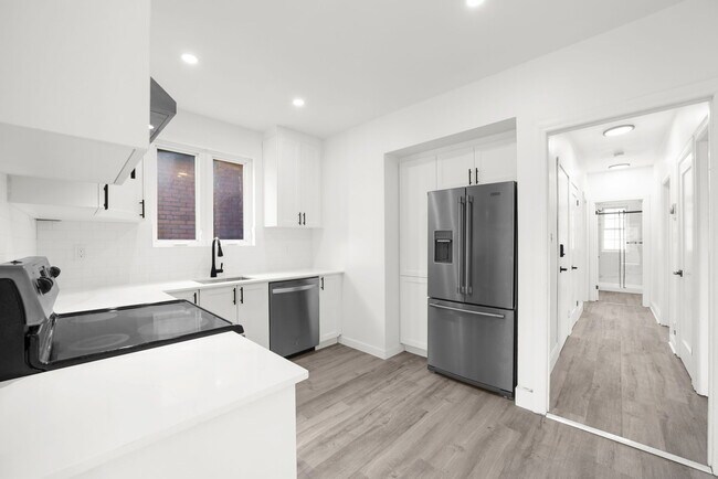 Photo du bâtiment - 166 Wentworth St S