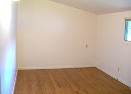 Building Photo - 1115 Broadmoor Dr
