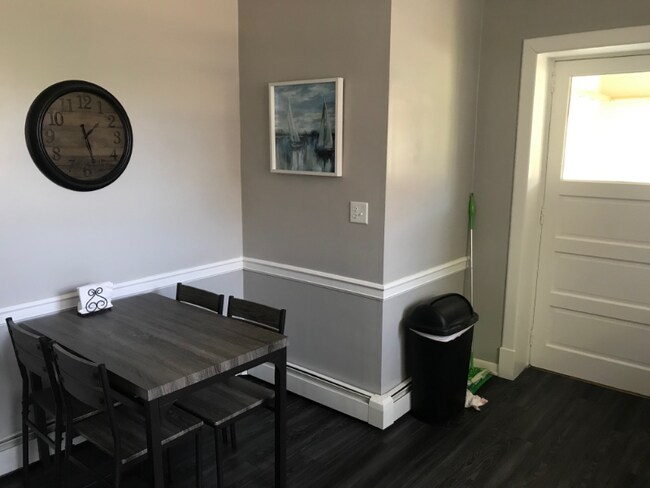 Foto del edificio - 2715 N Broom St