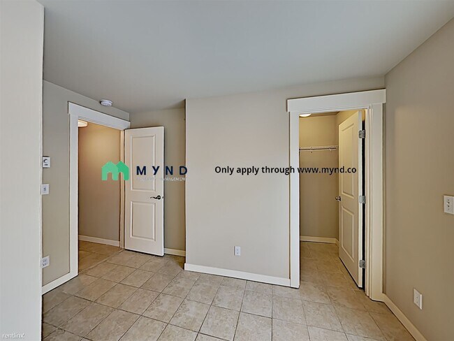 Building Photo - 5024 Delridge Way SW