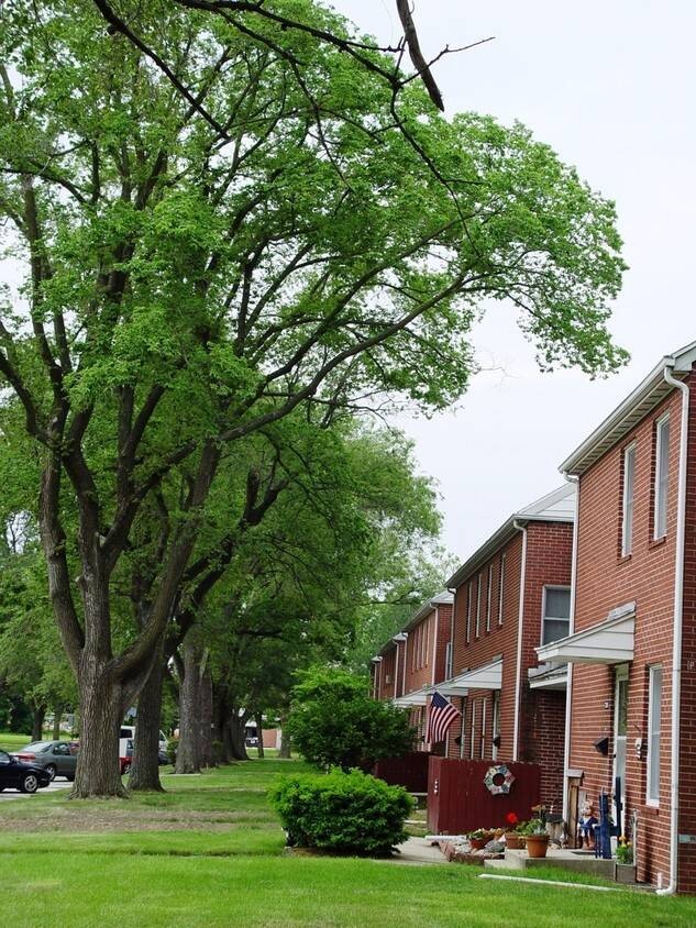 Primary Photo - Townhouses & Duplexes in Rantoul