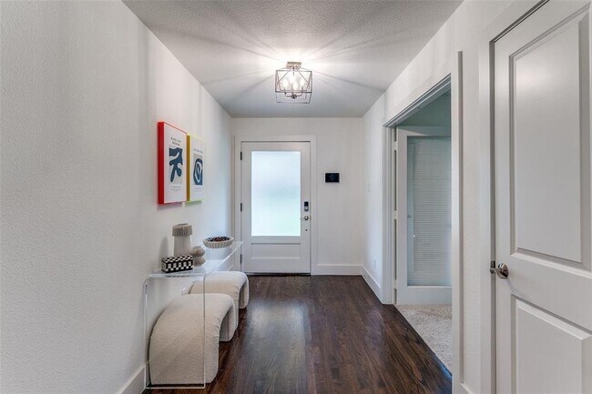 Building Photo - 6811 Huff Trail