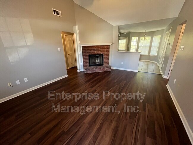 Foto del edificio - 5620 Dedo Cir