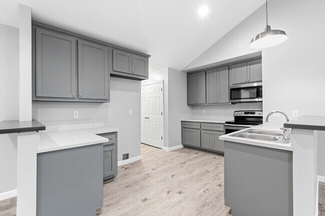 Photo - 10922 Village Trail Dr Apartment