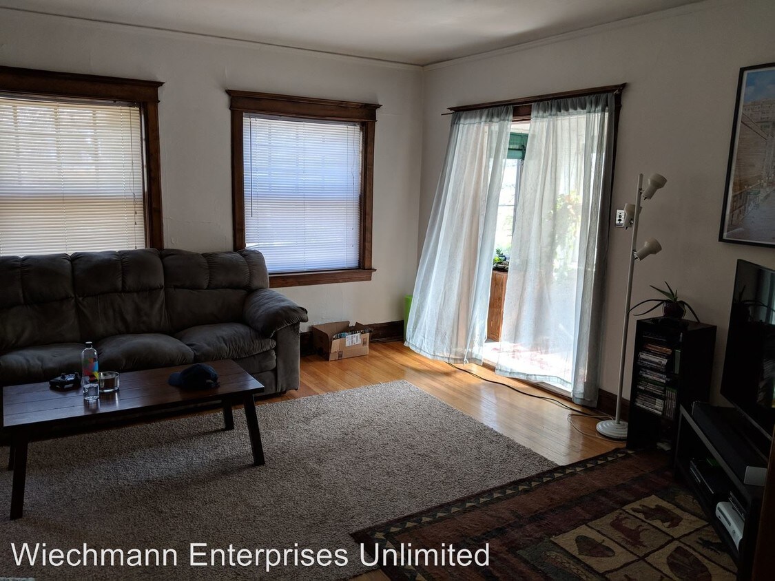 Primary Photo - 2413 E Webster Pl