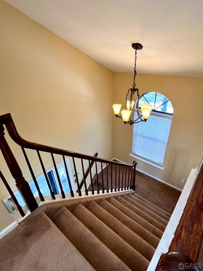 Building Photo - 505 Woodhaven Dr