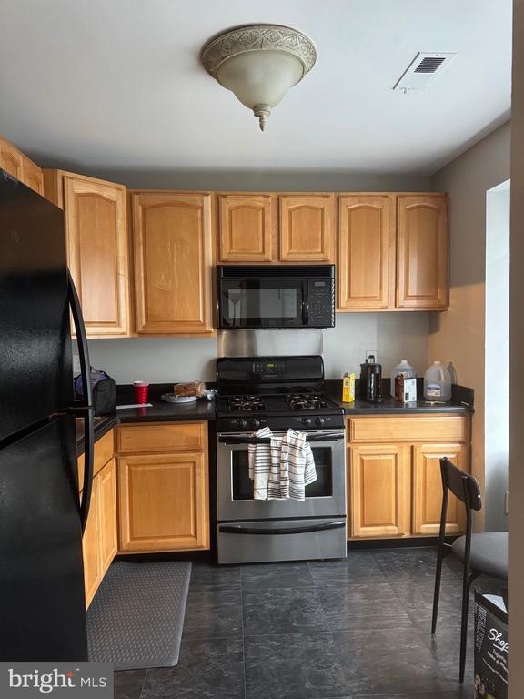 Building Photo - 408 Firethorne Ct