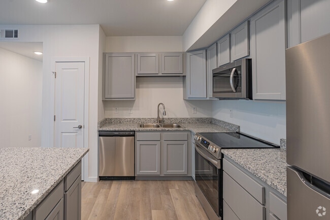 2BR, 2BA - 852SF Kitchen - The Gates OKC
