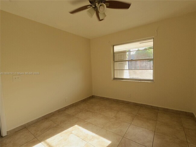 Building Photo - 3585 Laurette Ln