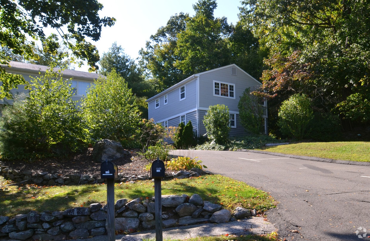 Primary Photo - Bartlett Apartments