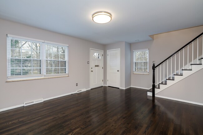 Building Photo - 412 N Harrison Ave
