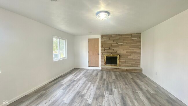 Foto del edificio - 7231 S Franklin Rd