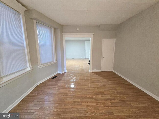 Foto del edificio - 5825 Ashland Ave