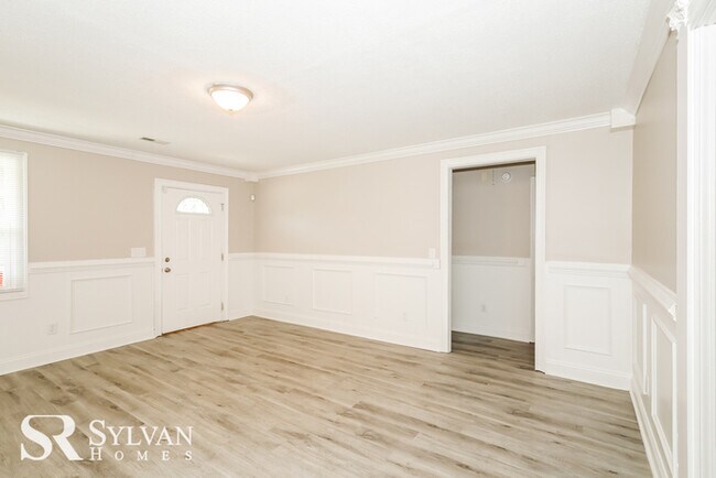 Building Photo - This charming 3BR, 2.5BA home is ready for...