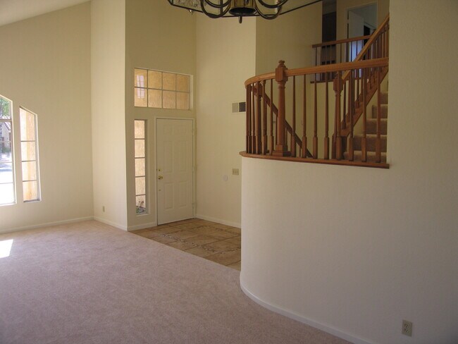 Foto del edificio - 4 BEDROOM IN THE RANCH