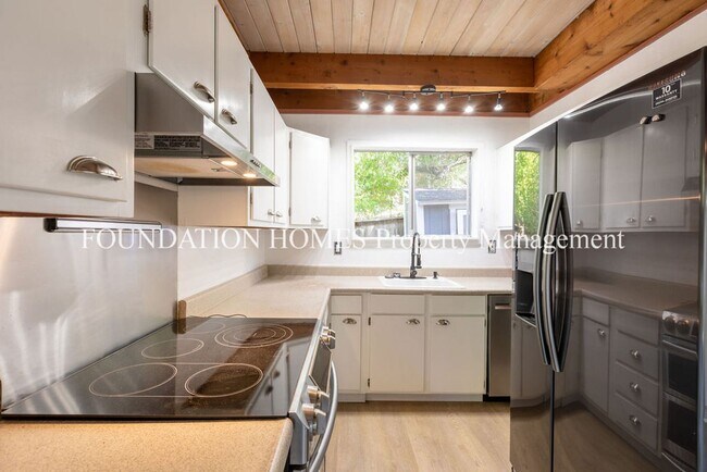 Building Photo - 2 br, 1.5 bath House - 34A Scenic Rd