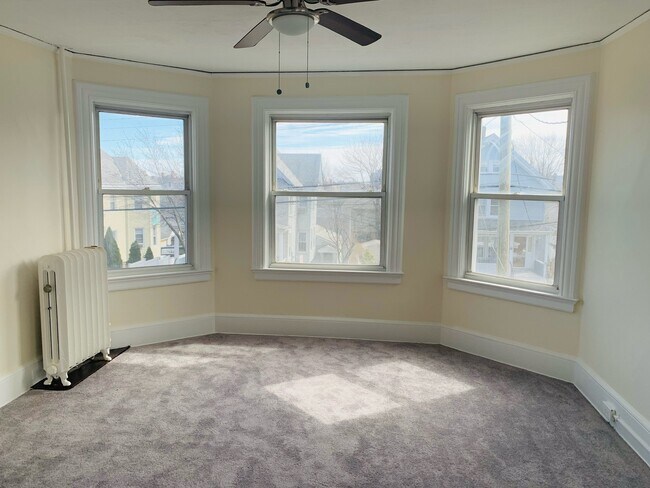 Living room (13X15) - 36 Washington St