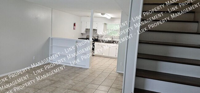 Building Photo - 1636 Keeble St