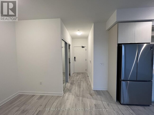 Building Photo - 4655 Metcalfe Ave