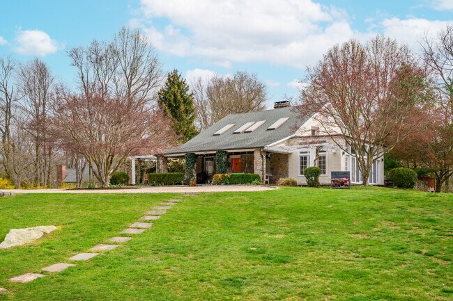 Foto del edificio - 58 Woodchuck Ln