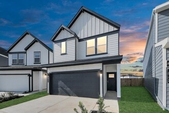 Building Photo - 10326 Penryn Frst Trl