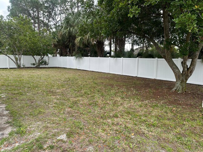 Foto del edificio - 2150 SW Biella Ave