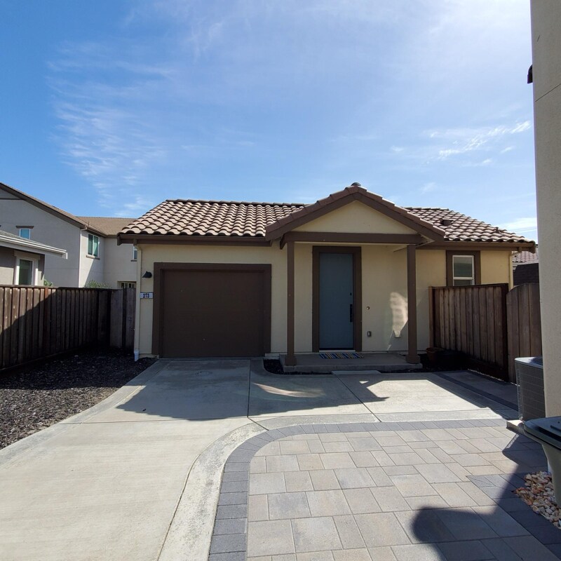 Foto principal - 273 Copperleaf Ln