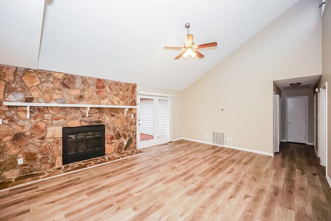Foto del edificio - 1507 Bellingham Dr