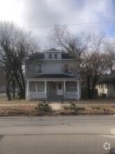 Building Photo - 137 E 11th Ave