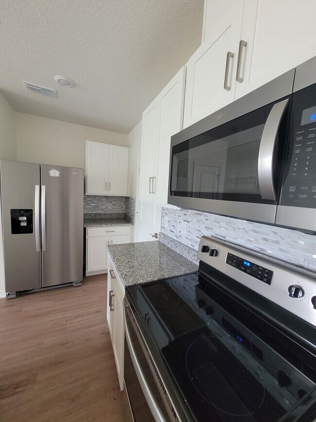 Building Photo - Brand New 3 bed 2.5 bath in beautiful Mirabella neighborhood in Davenport